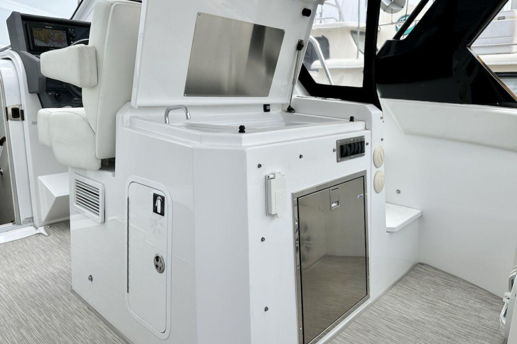 Cruisers 390 Express