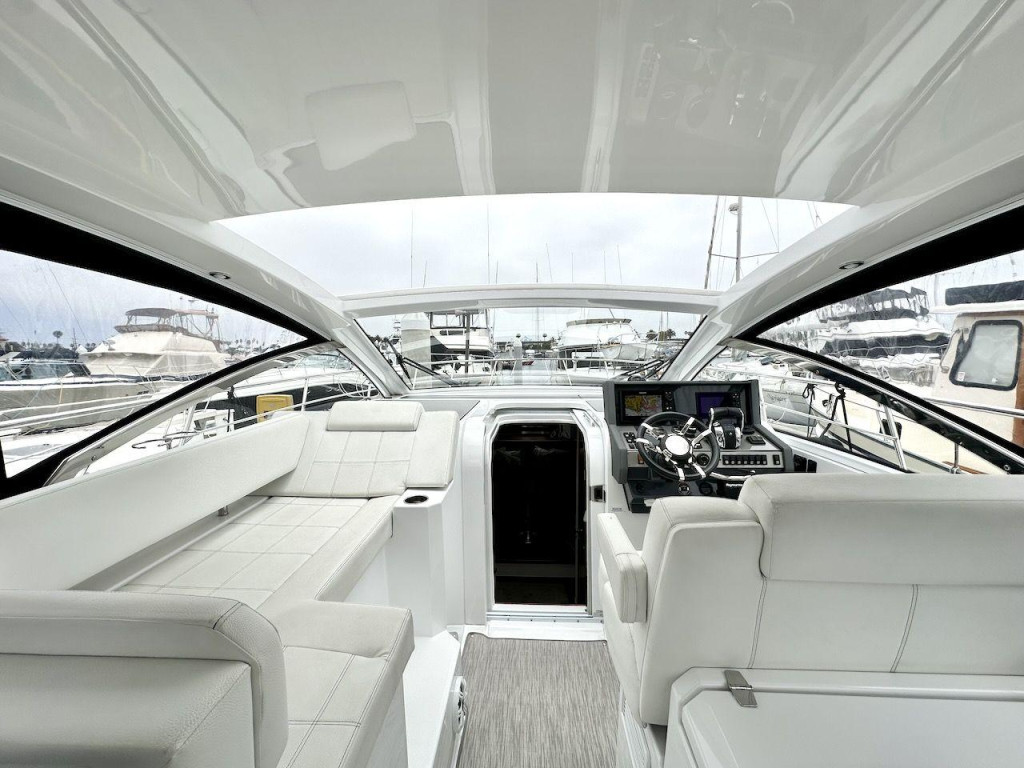 Cruisers 390 Express