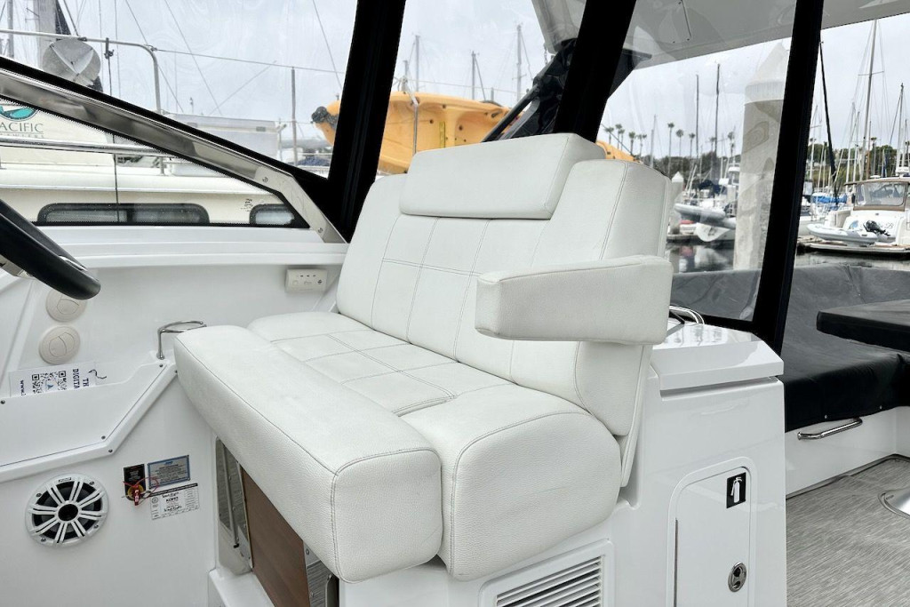 Cruisers 390 Express