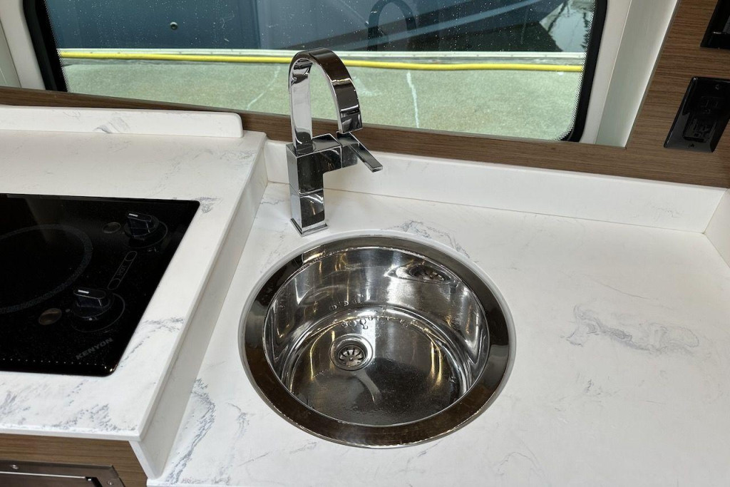 Cruisers 390 Express