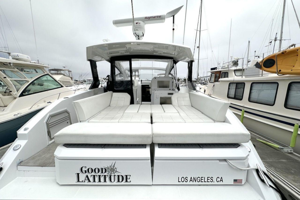 Cruisers 390 Express