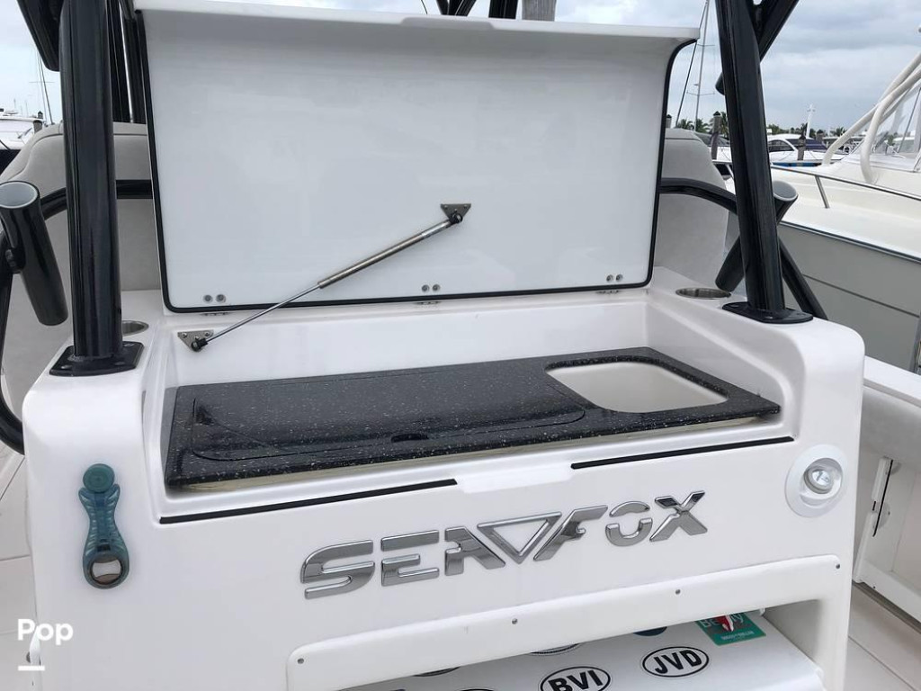 Sea Fox 328 Commander