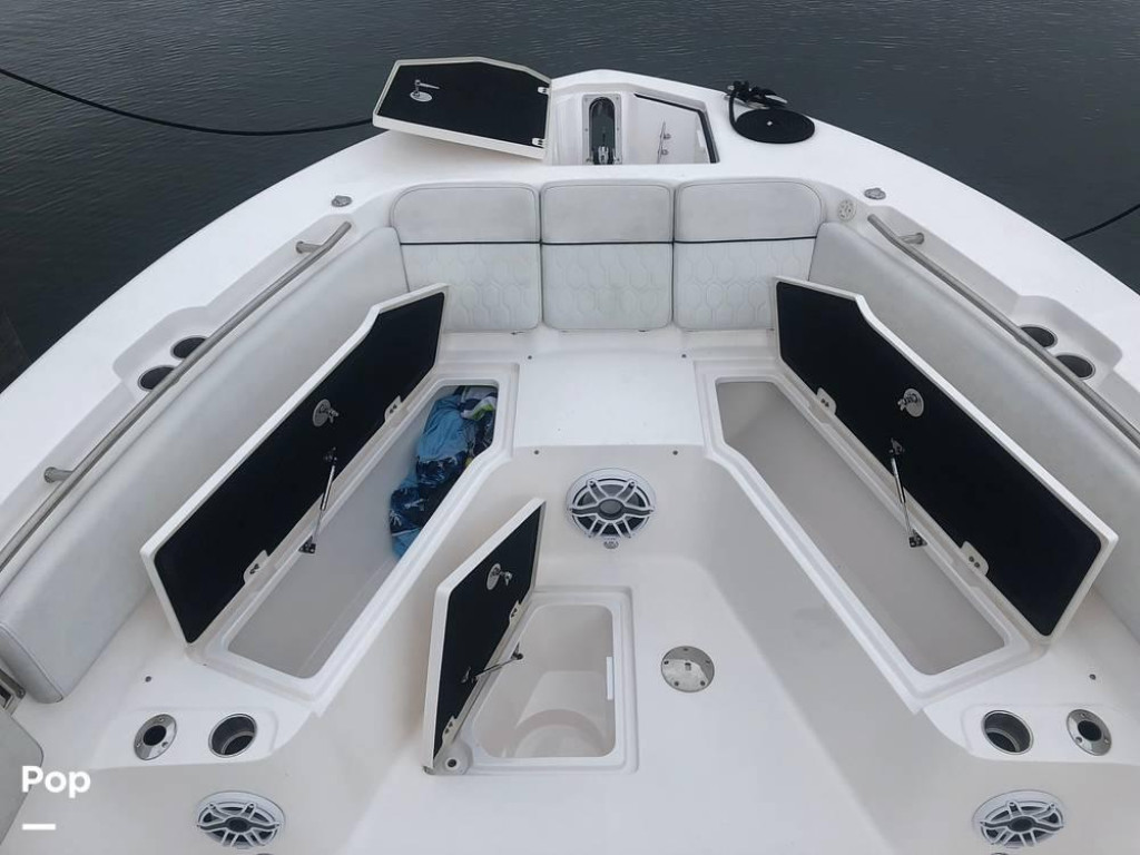 Sea Fox 328 Commander