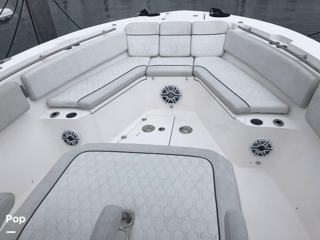 Sea Fox 328 Commander