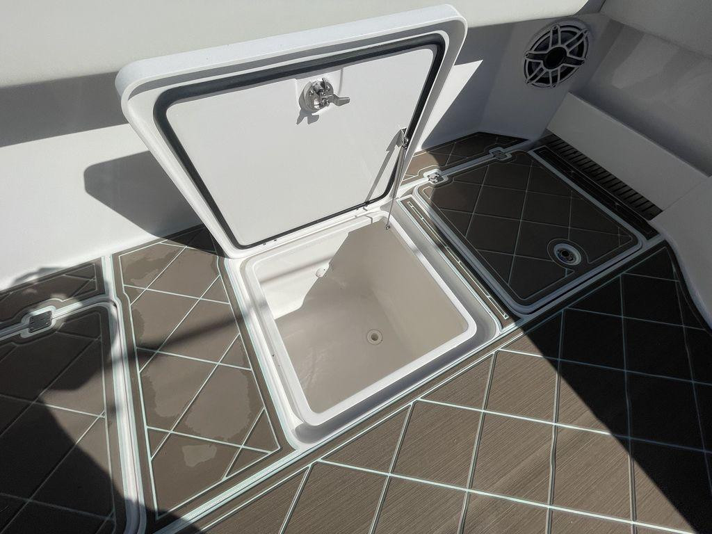 Invincible CATAMARANS