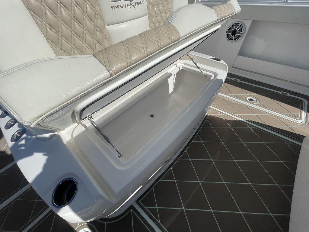 Invincible CATAMARANS