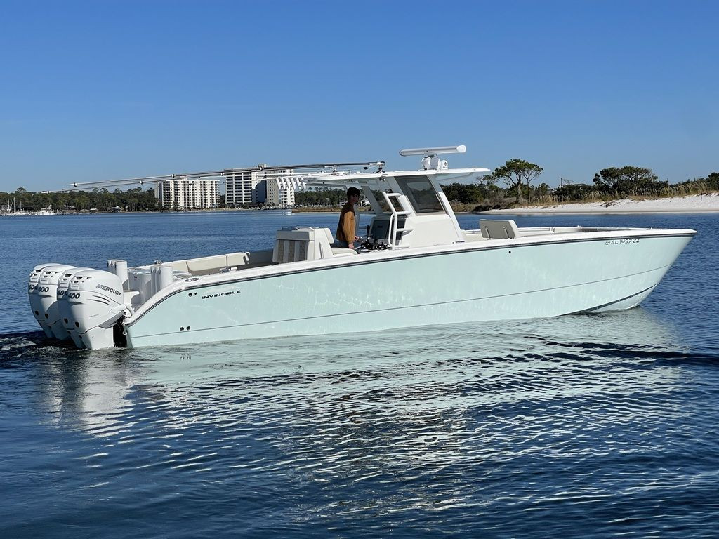 Invincible CATAMARANS