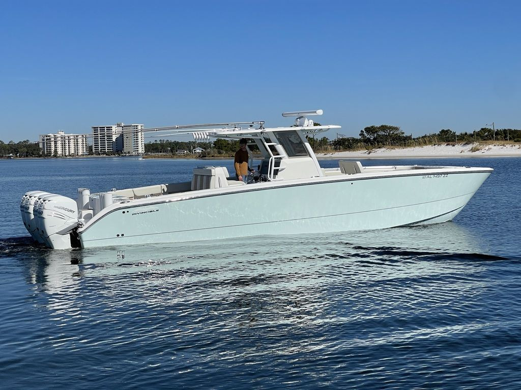 Invincible CATAMARANS