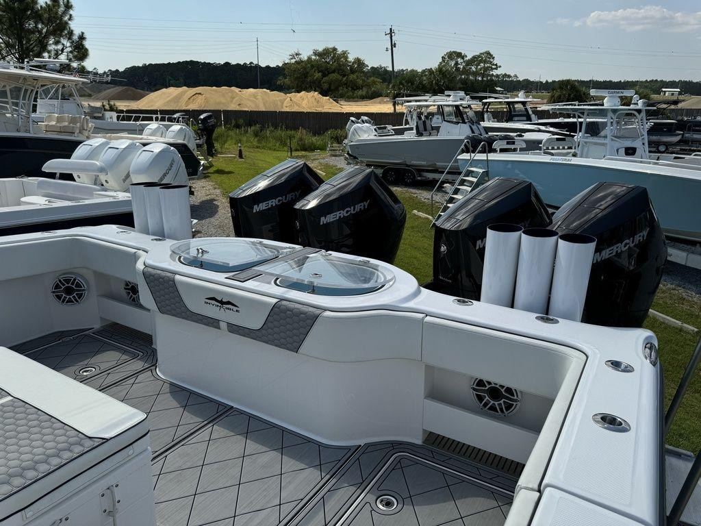 Invincible CATAMARANS