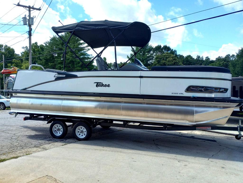Tahoe Cascade 2385 VRL Tritoon