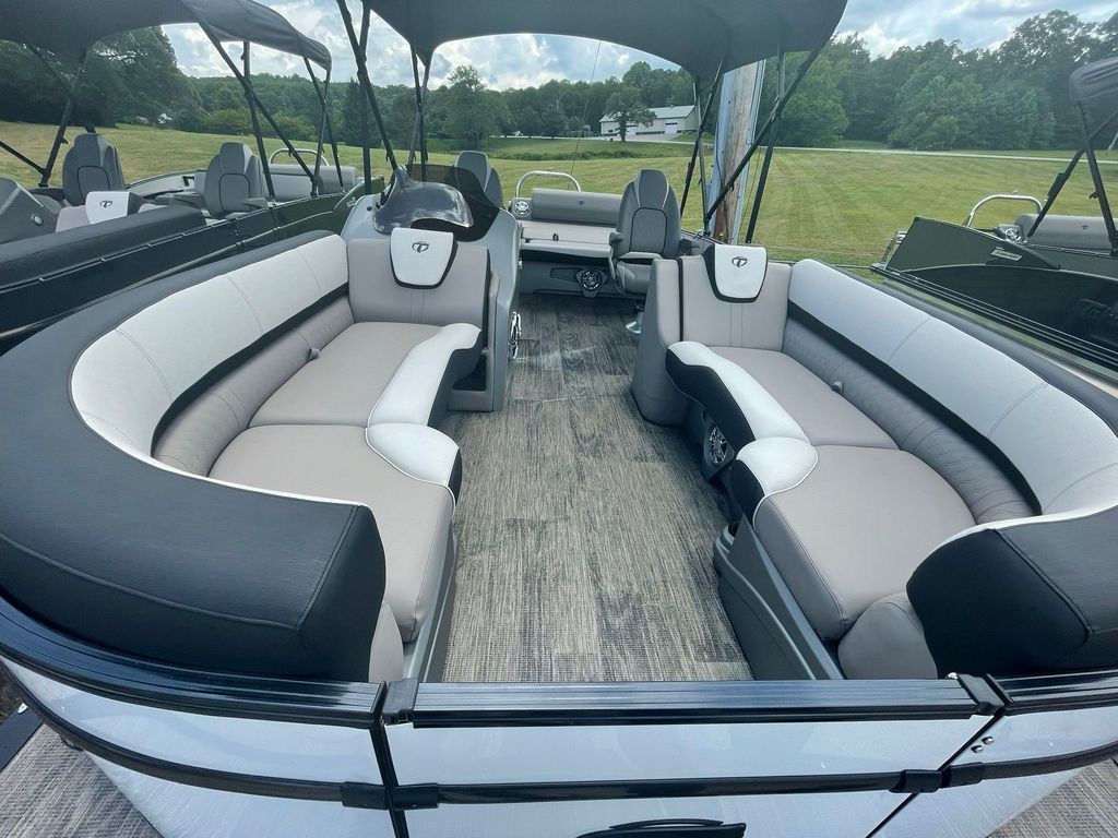 Tahoe Cascade 2385 VRL Tritoon