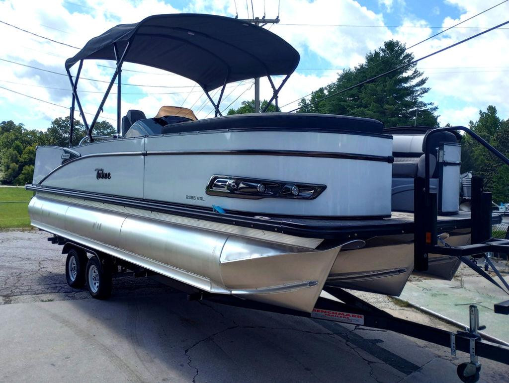 Tahoe Cascade 2385 VRL Tritoon