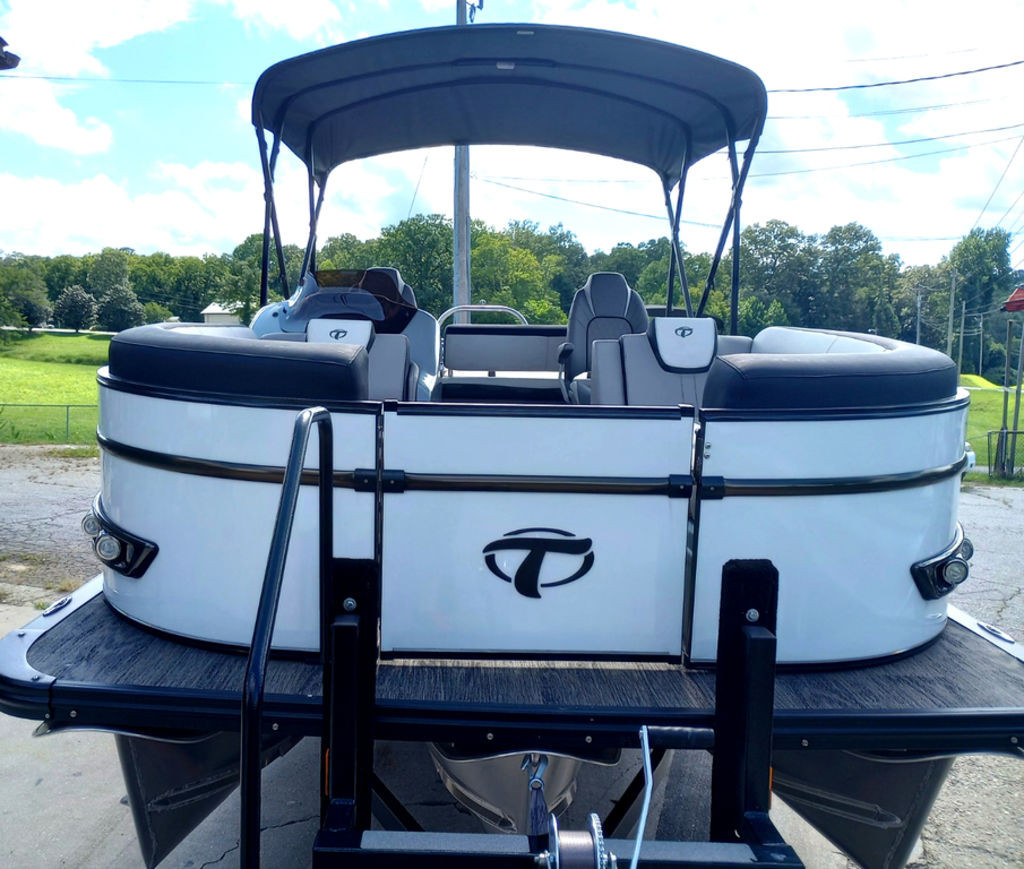 Tahoe Cascade 2385 VRL Tritoon