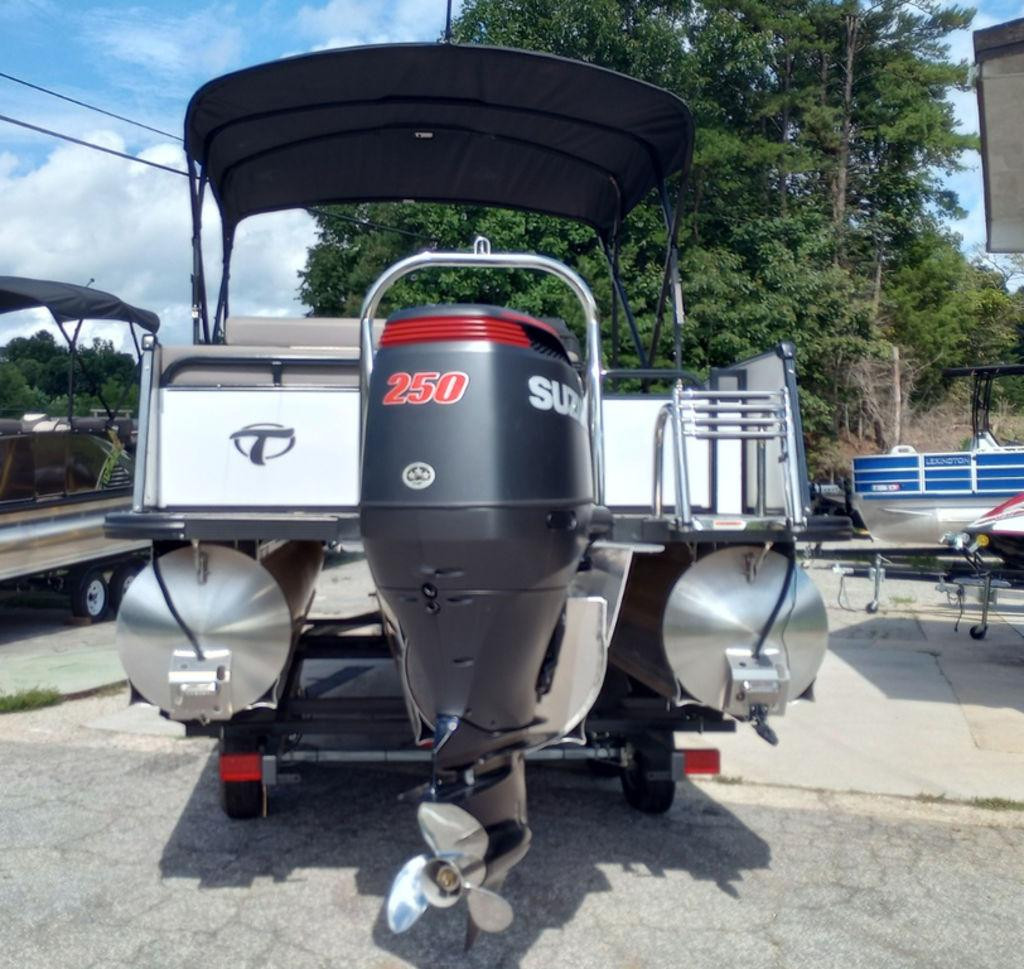 Tahoe Cascade 2385 VRL Tritoon