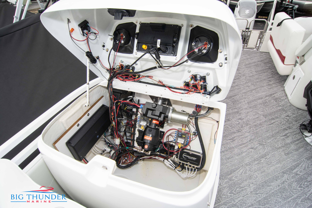 JC Tritoon NepToon 25 TT Sport