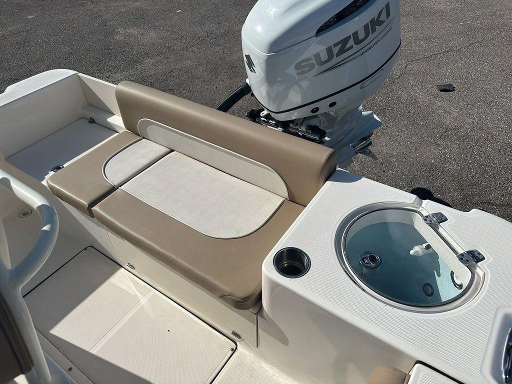 Sea Born LX22 Center Console LE