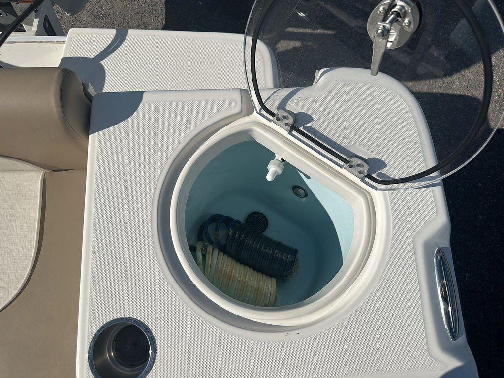 Sea Born LX22 Center Console LE