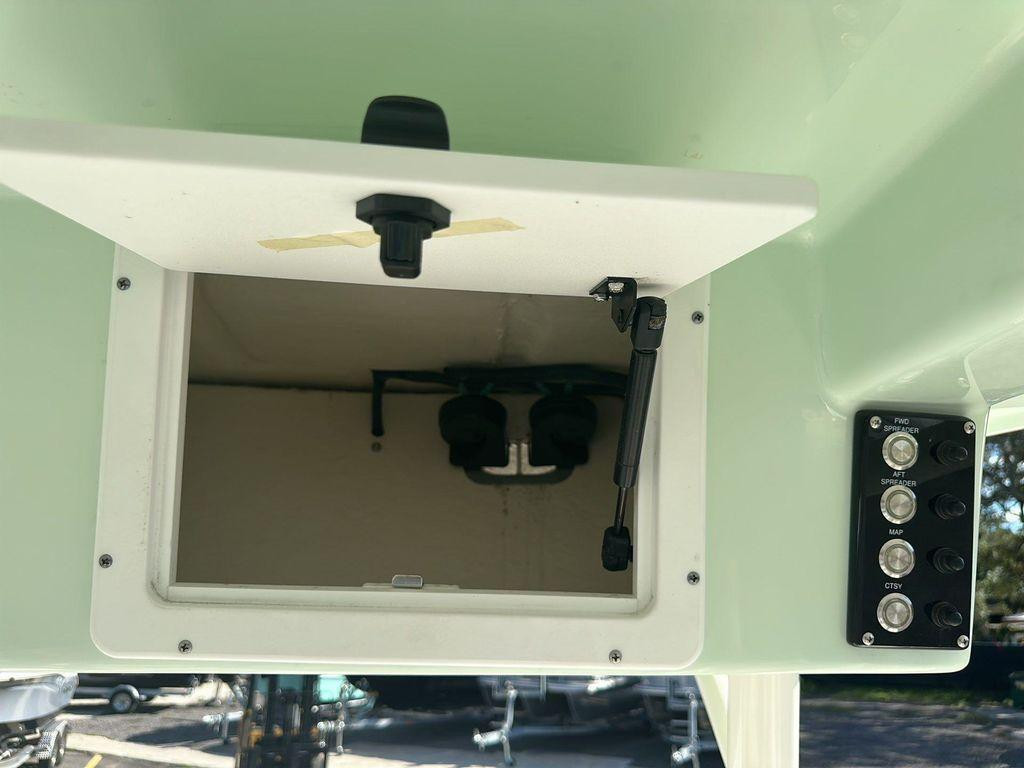 Sea Born LX22 Center Console LE