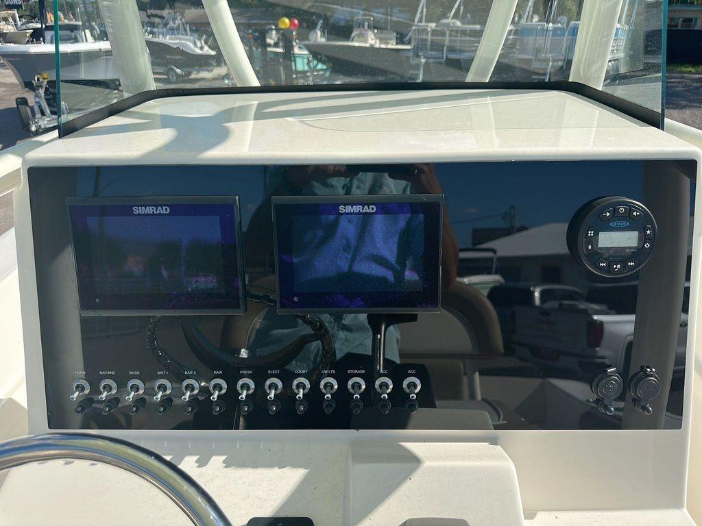 Sea Born LX22 Center Console LE