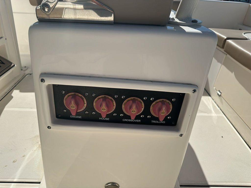 Sea Born LX22 Center Console LE