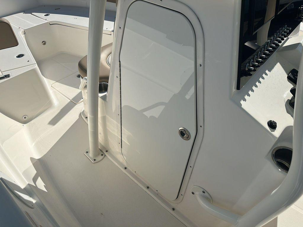 Sea Born LX22 Center Console LE