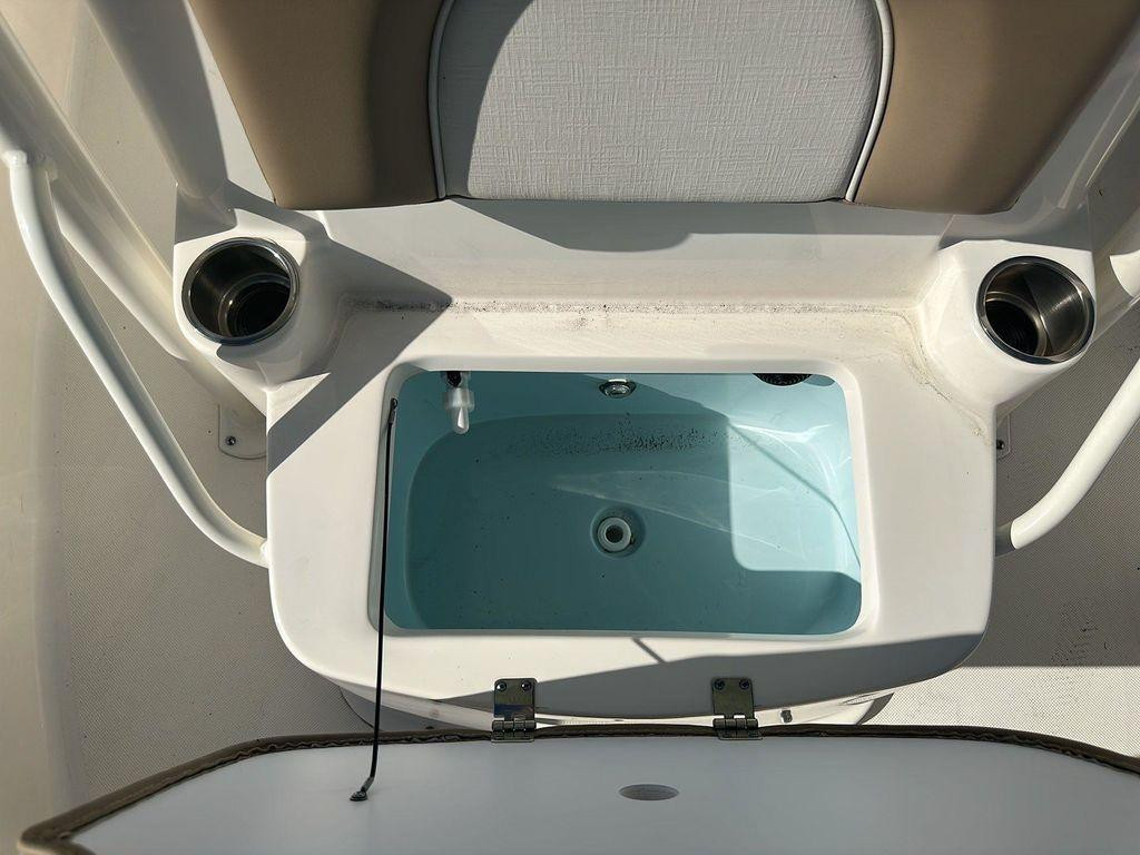 Sea Born LX22 Center Console LE