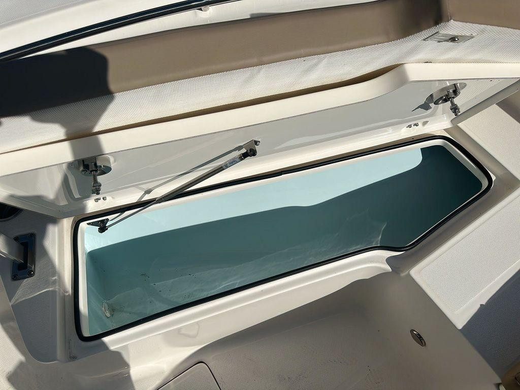 Sea Born LX22 Center Console LE