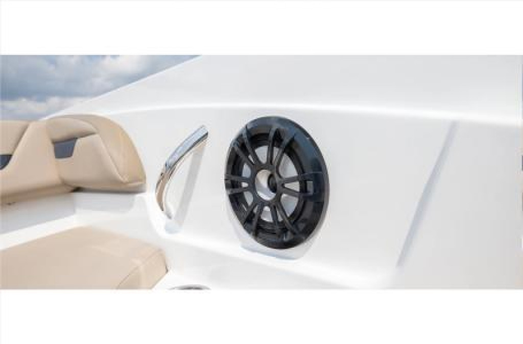 Hurricane SunDeck Sport 205 IO