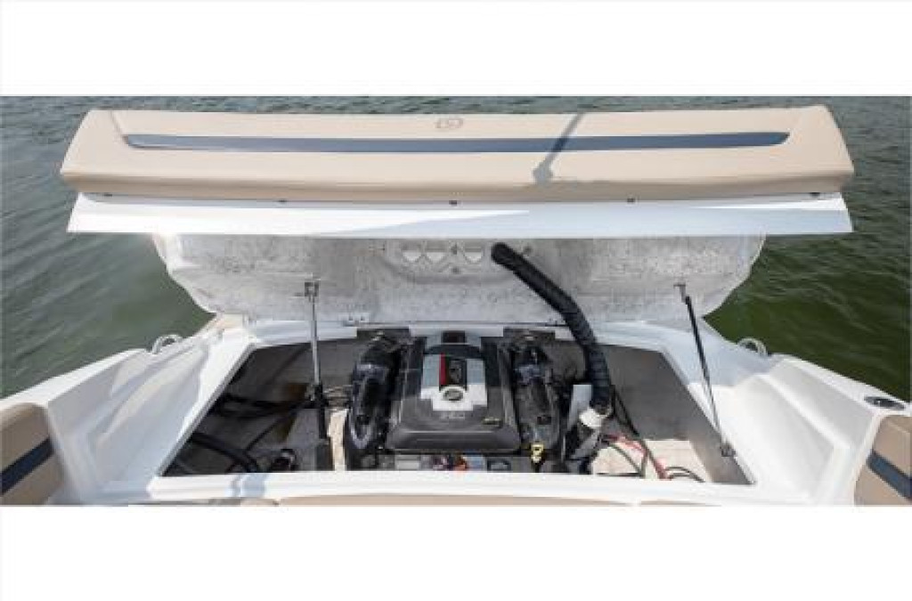 Hurricane SunDeck Sport 205 IO