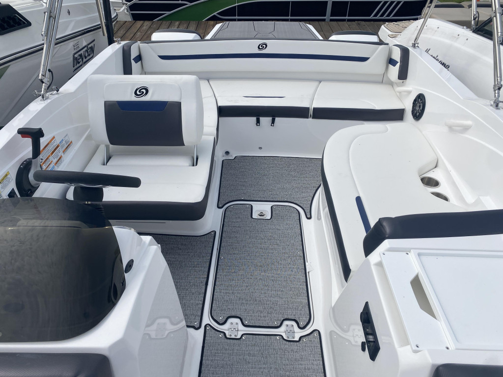 Hurricane SunDeck Sport 205 IO
