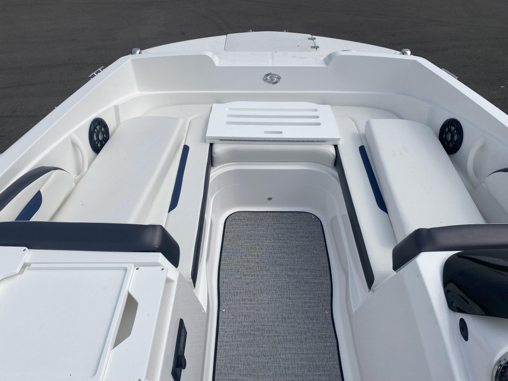 Hurricane SunDeck Sport 205 IO