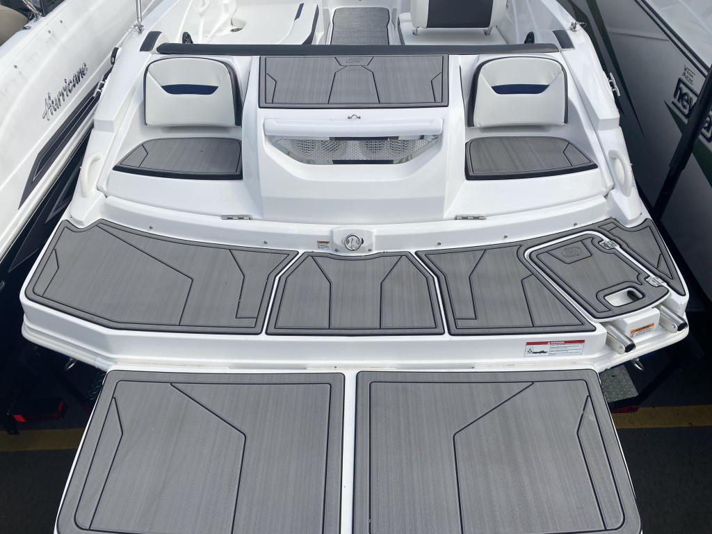 Hurricane SunDeck Sport 205 IO