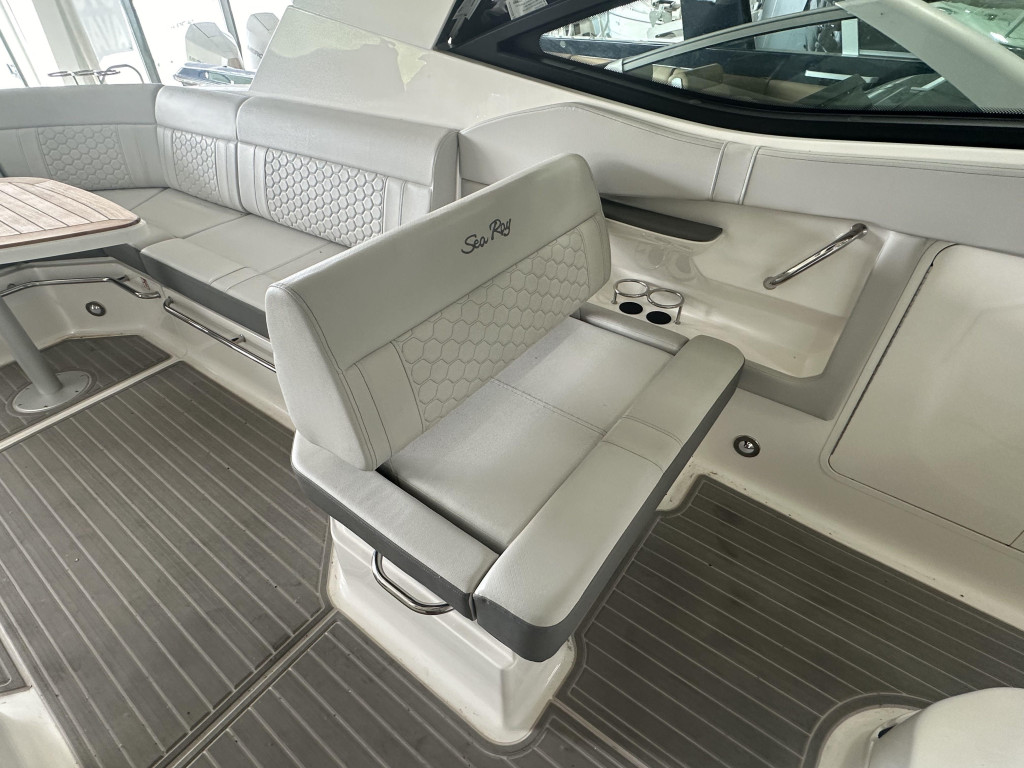 Sea Ray 320 Sundancer