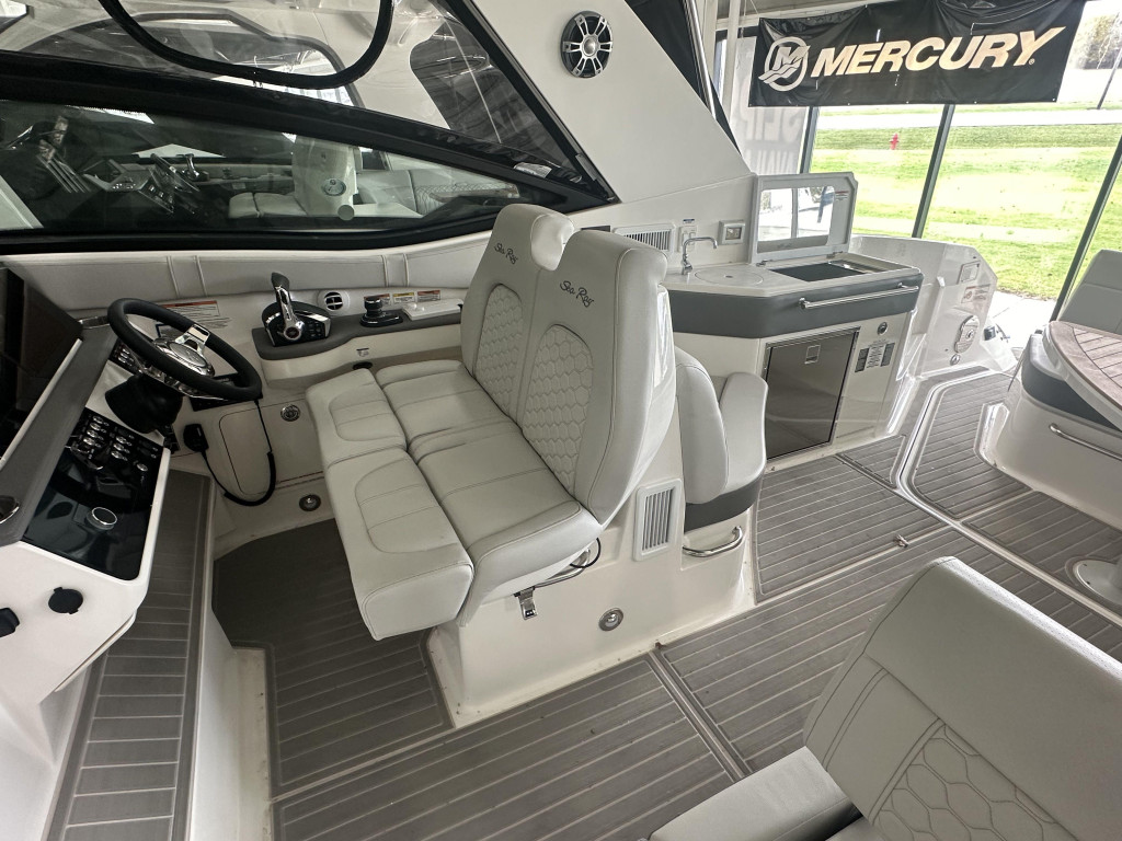 Sea Ray 320 Sundancer