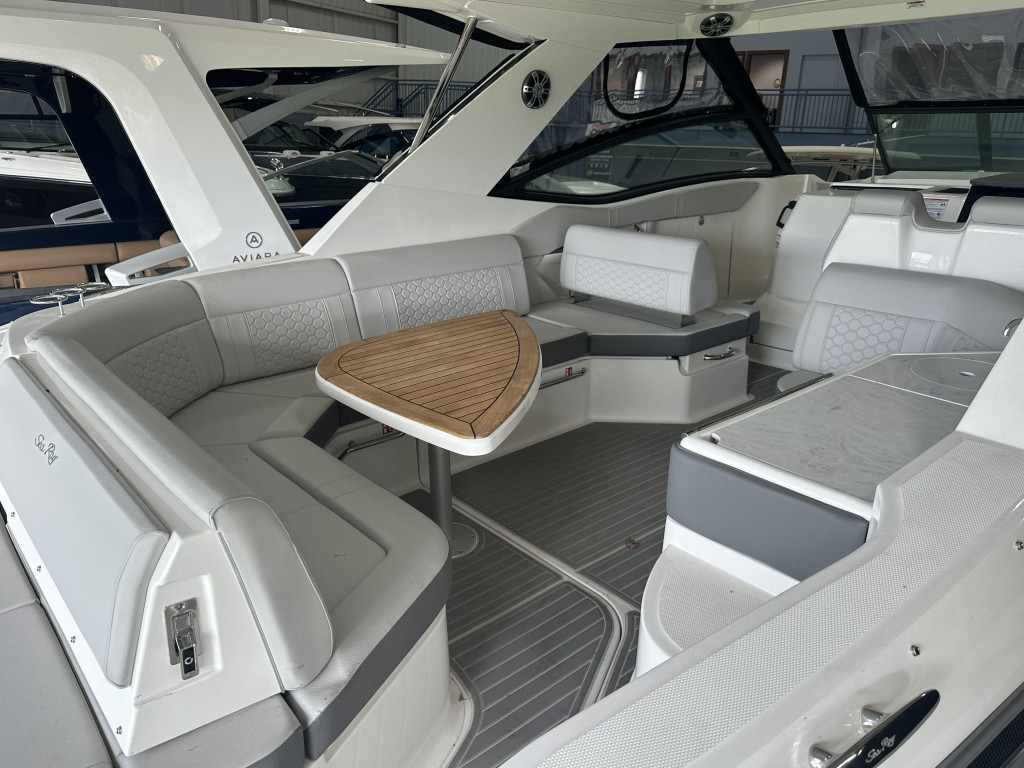Sea Ray 320 Sundancer