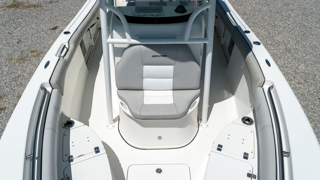 Sea Pro Center Console Sea