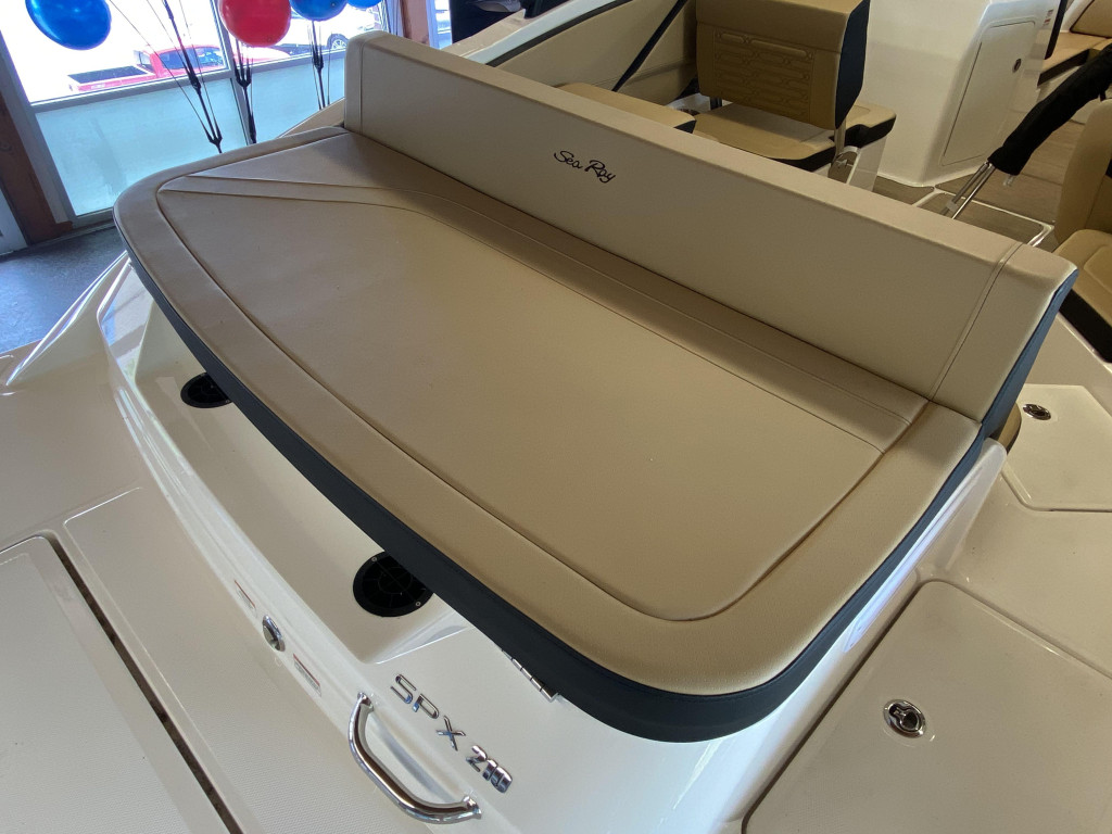Sea Ray SPX 210