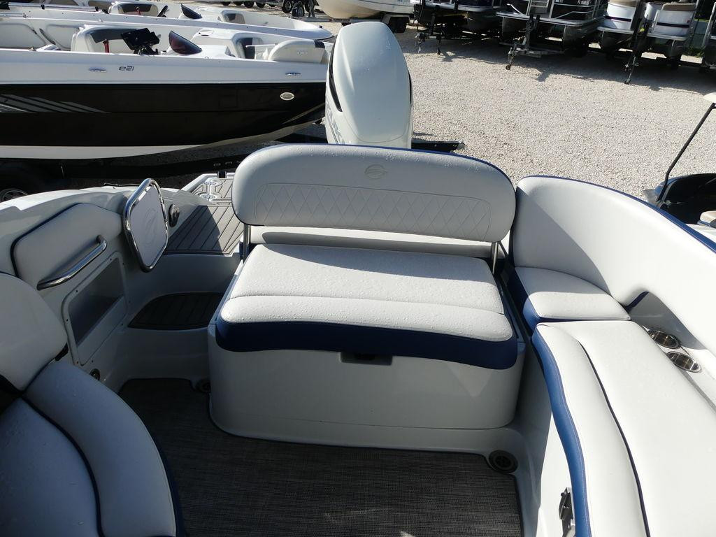 Crownline E 270 XSS
