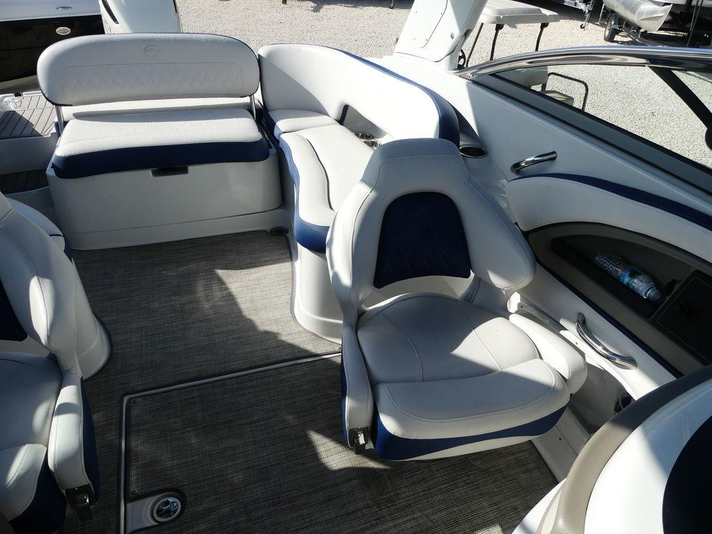 Crownline E 270 XSS