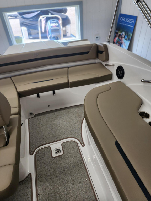 Hurricane SunDeck Sport 205 IO