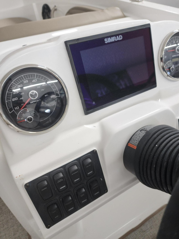 Hurricane SunDeck Sport 205 IO