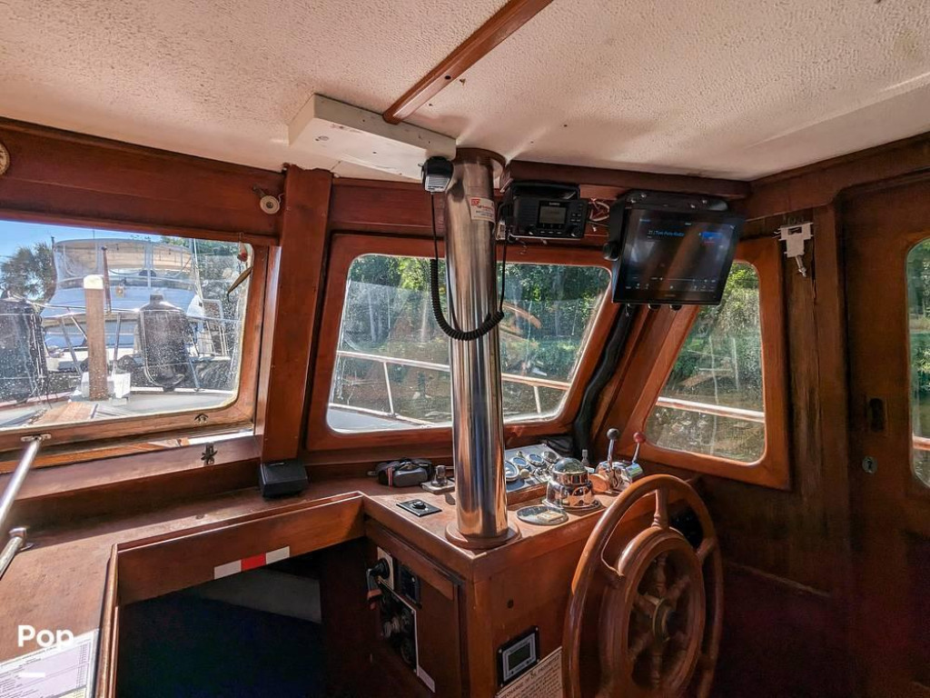 Marine Trader 40 Double Cabin