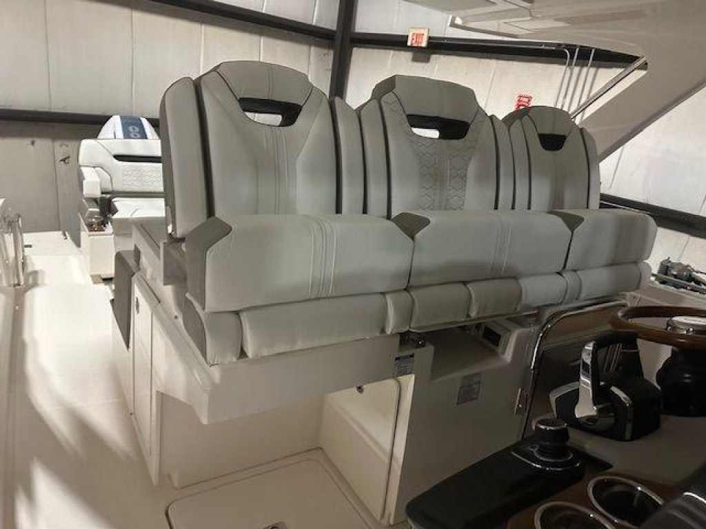 Tiara 34 Luxury Sport