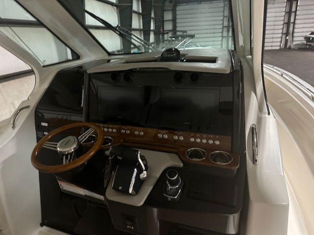 Tiara 34 Luxury Sport