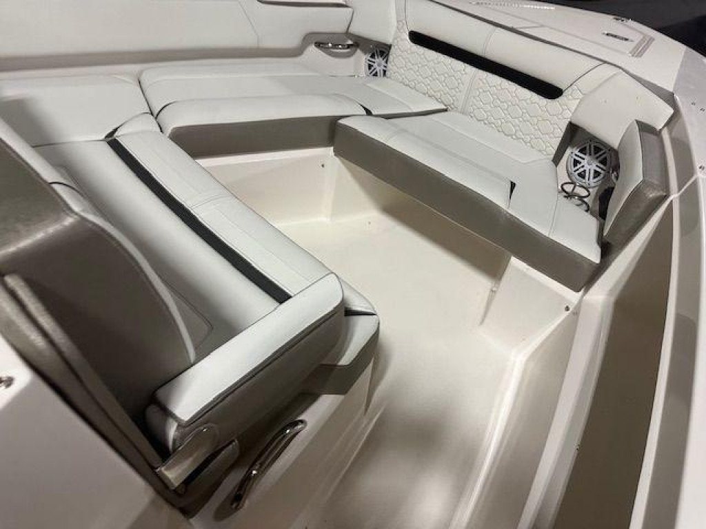 Tiara 34 Luxury Sport