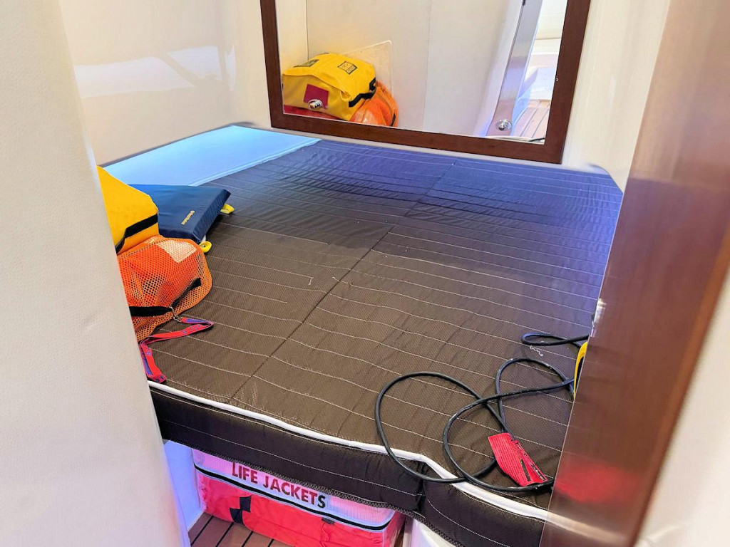 SeaVee 430 Fish Around