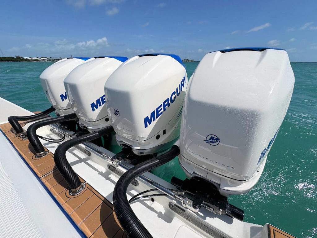 SeaVee 430 Fish Around