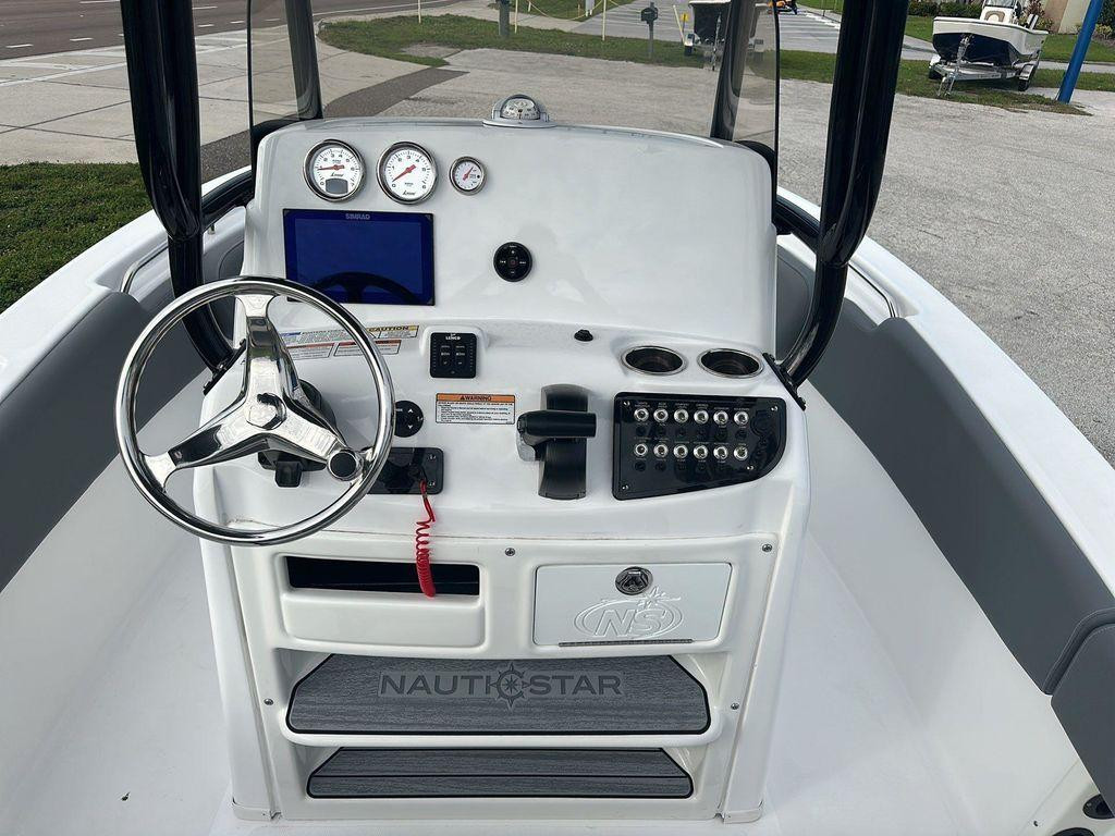 Nautic Star 212 Legacy