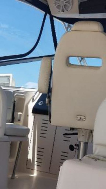 Grady White 330 Express