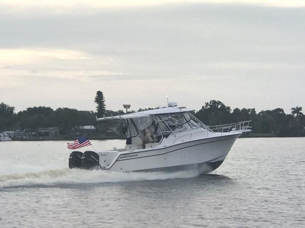 Grady White 330 Express